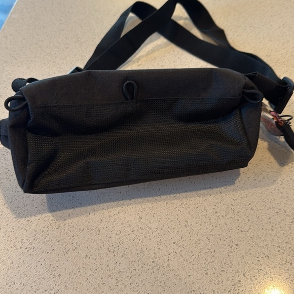 Zipit Case/Hip Pouch/Make up bag with adjustable strap like new - Picture 3 of 8